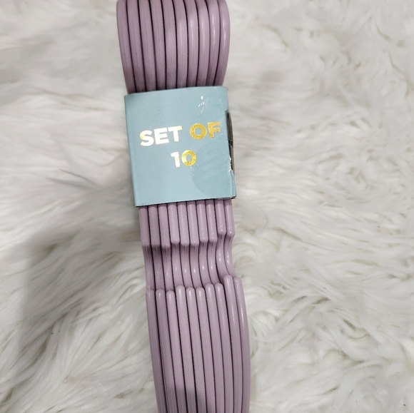 🔹️Juicy Couture🔹️Shoulder Space Saving Heart Top Set of 10 Hangers- purple - Picture 6 of 6